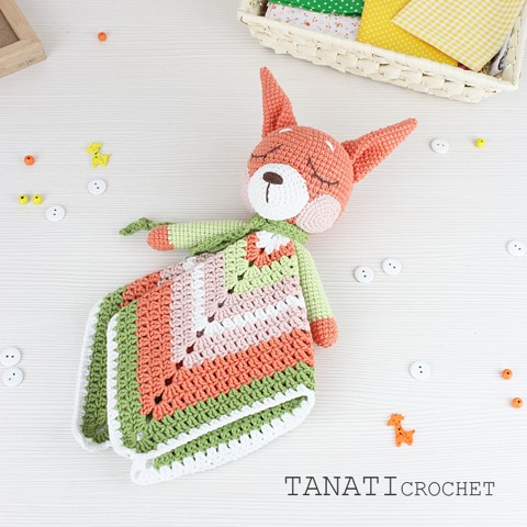 Crochet comforter squirrel