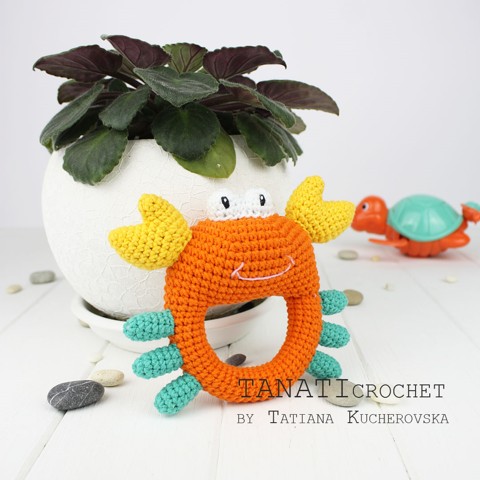 Crochet rattle crab