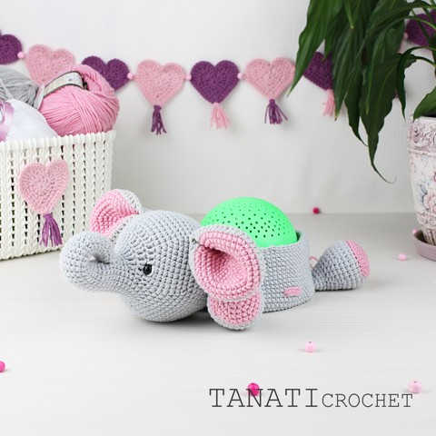 Nightlight/crochet box for candies Elephant